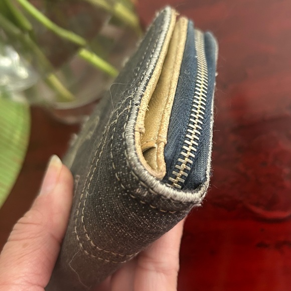 Chanel Denim Wallet - 100% Authentic - Picture 11 of 11